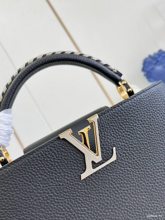 WIS MM LOUIS CAPUCINES VUITTON 0904